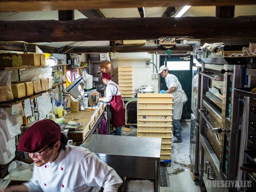 小さなパン小屋「一休」店内